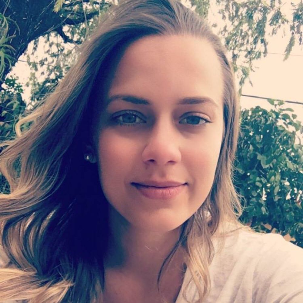 Meet your Posher, Camila